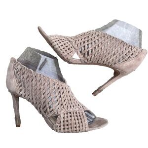 Vince Camuto Cream Suede Heels with Peep-Toe Design 7